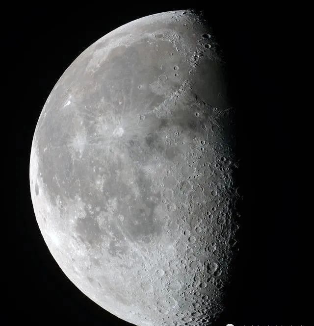 为什么月球的正面与背面差别这么大呢？ - 如意-如意