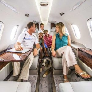 自从她上了一架私人飞机，人生就像开了挂-如意