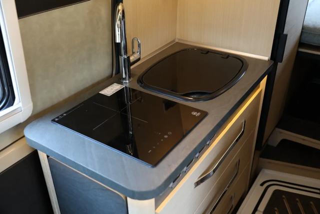 景宴栖599 B型房车，为国产房车证明