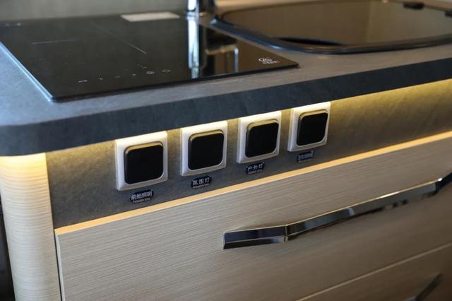 景宴栖599 B型房车，为国产房车证明