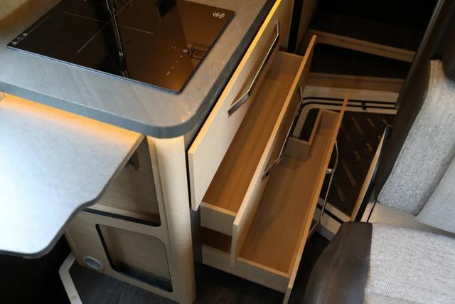 景宴栖599 B型房车，为国产房车证明