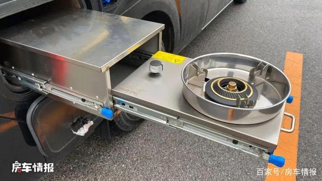 图片[11]-三款20万元以下的B型房车，能洗澡做饭睡觉，退休老两口的好选择 - 如意-如意