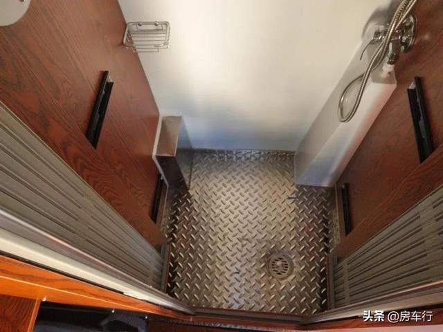 亲民房车b型房车(10W级车型盘点宝别再说房车贵了)(53)