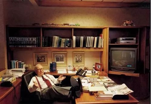 什么条件下按照巴菲特的逻辑应该卖出股票？