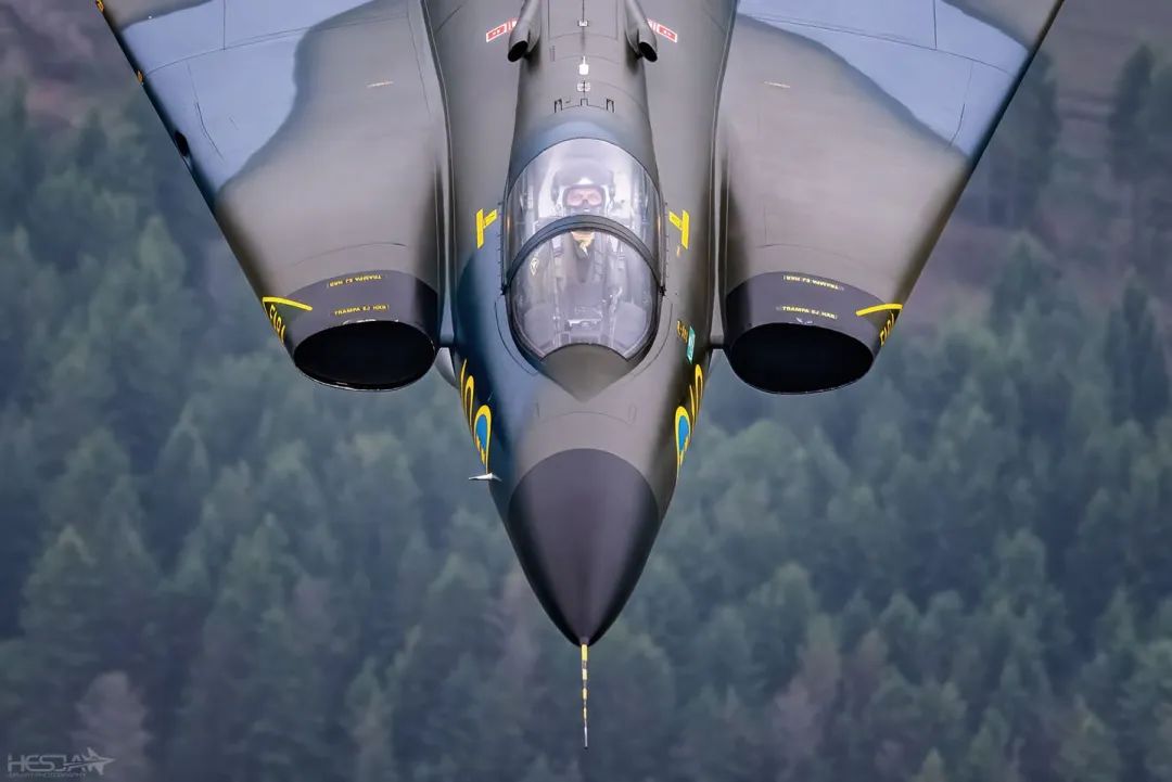 瑞典马路天使三兄弟之一“萨博”SAAB 35 龙（Draken）战斗机 - 如熠起源网-如熠起源网