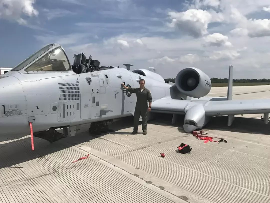 “疣猪”VS“蛙足”，A-10和SU-25的较量 - 如熠起源网-如熠起源网